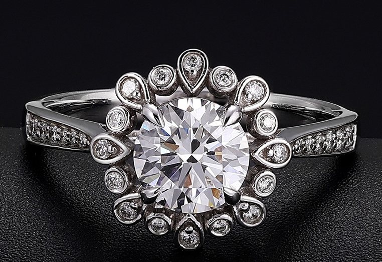 CULTURED DIAMOND RING, 18K GOLD DIAMOND ENGAGEMENT RINGS